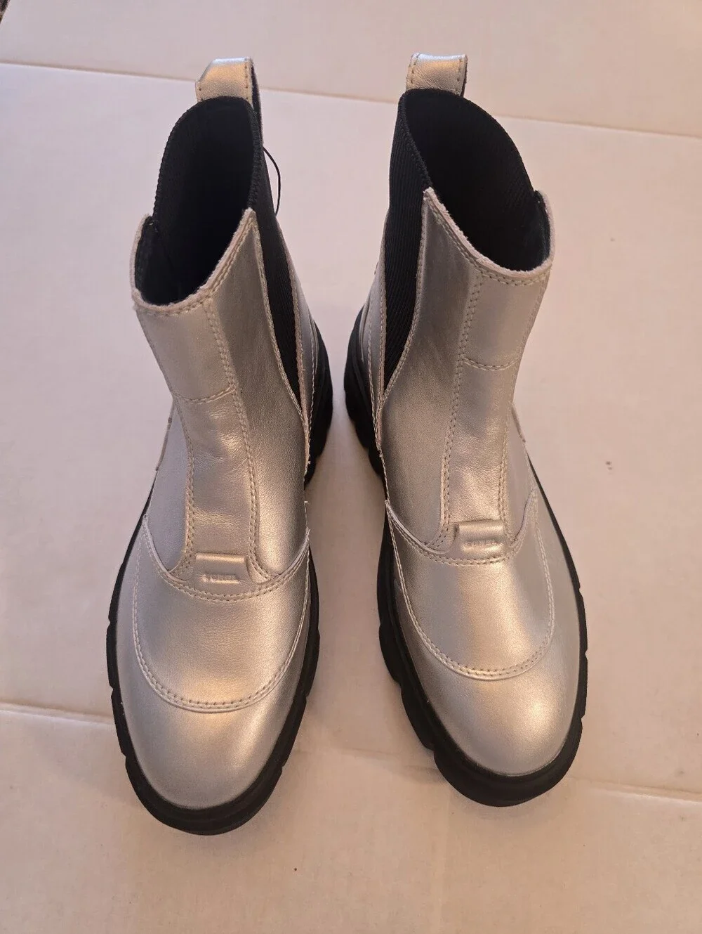 Sorel Caribou X Waterproof Boots Size 9.5 Silver Metallic